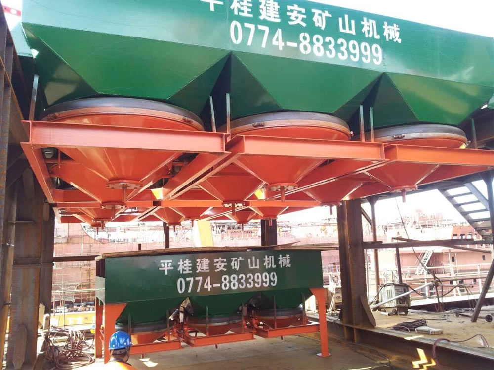 PAZXB液壓跳汰機(jī)設(shè)備1.jpg